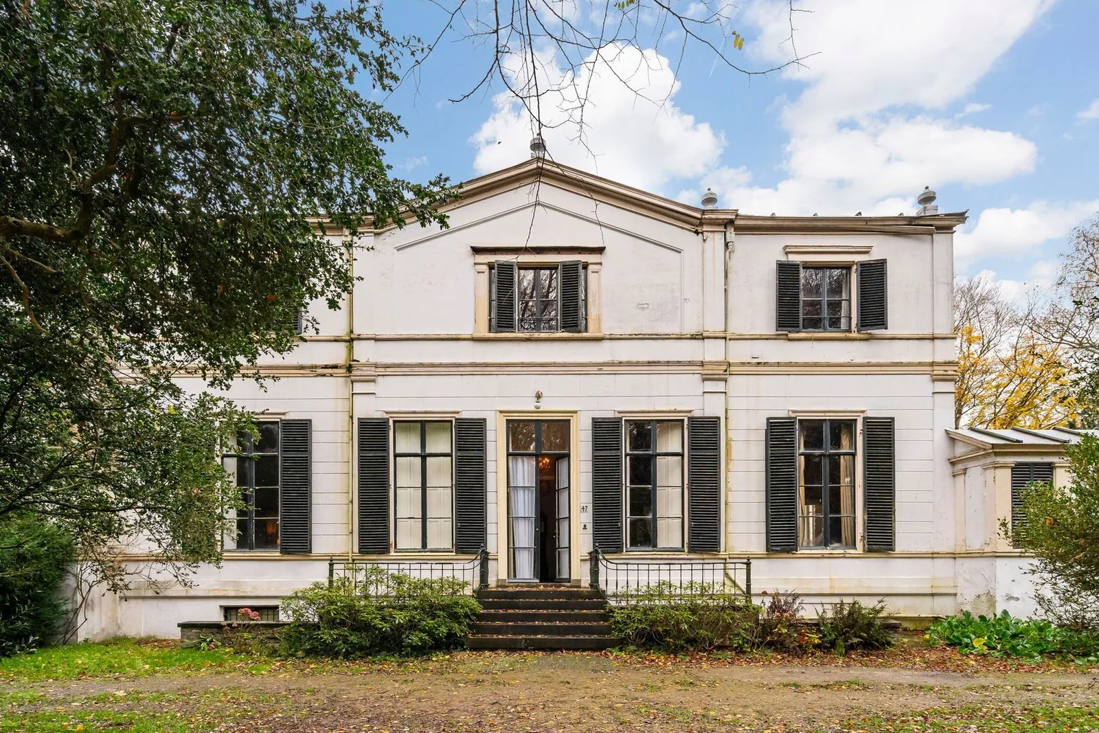 Leren kijken naar architectuur #9: De geschiedenis van de stoep