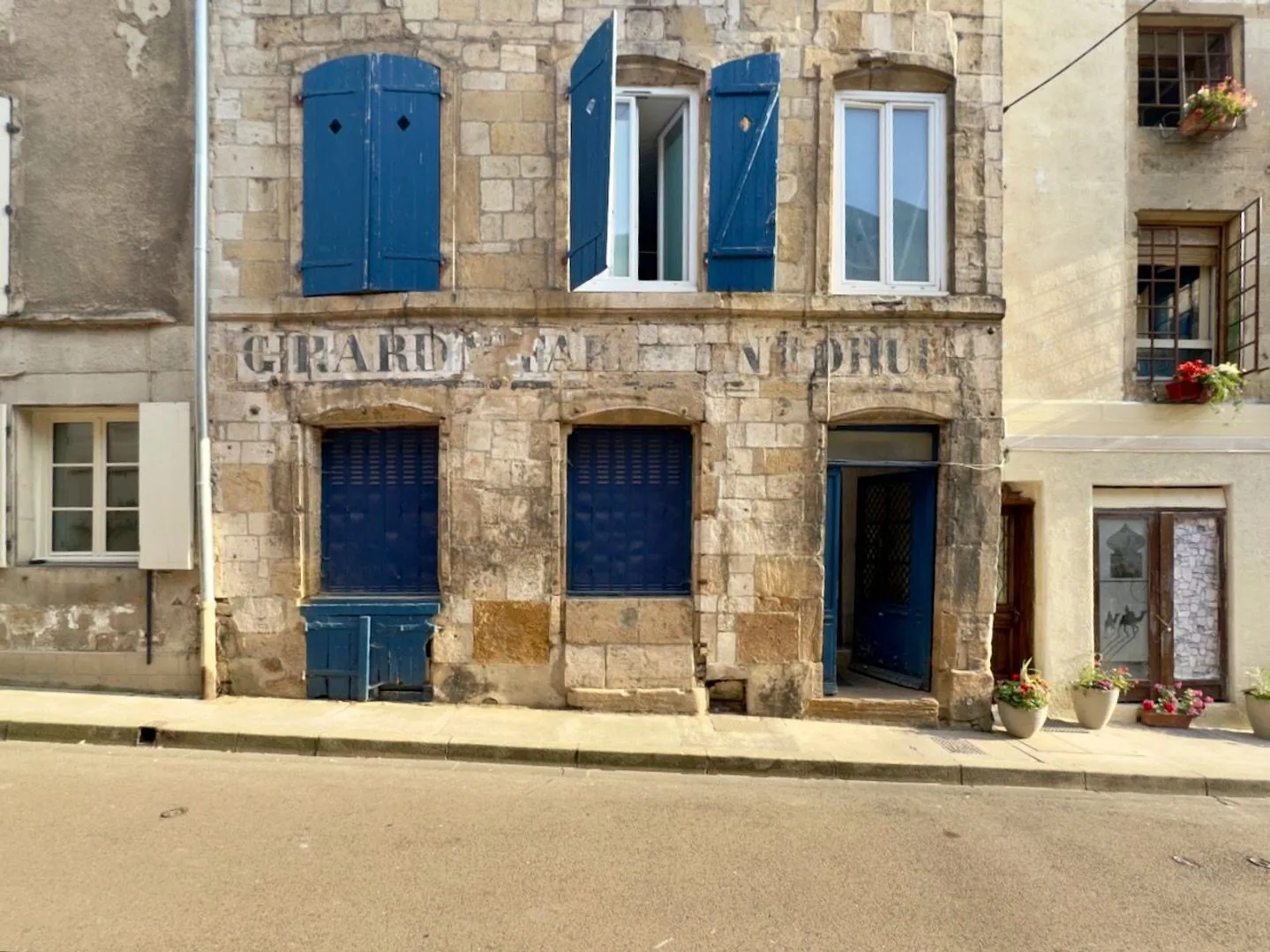 Over de grens met Redres #1: Een voormalig klooster in Langres