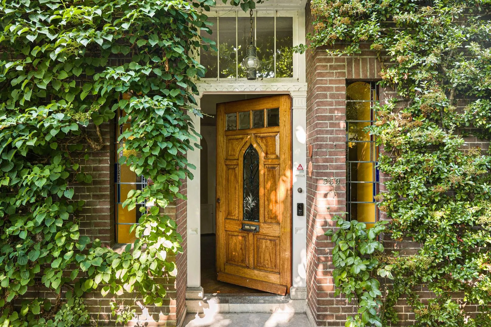 Leren kijken naar architectuur #48: Deuren. Meer dan een doorgang