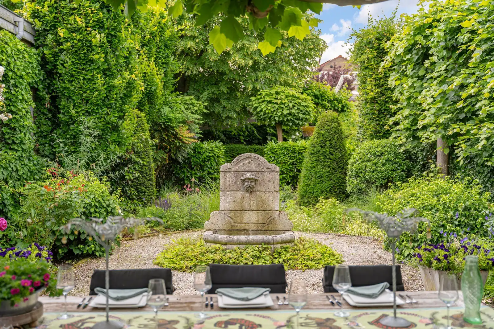 Loft #5, Gouda: de tuin met de fontein